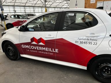 Marquage adhésif - GS IMPACT alt="Covering adhésif total pour véhicule société - GS IMPACT - Signalétique professionnelle Île-de-France"